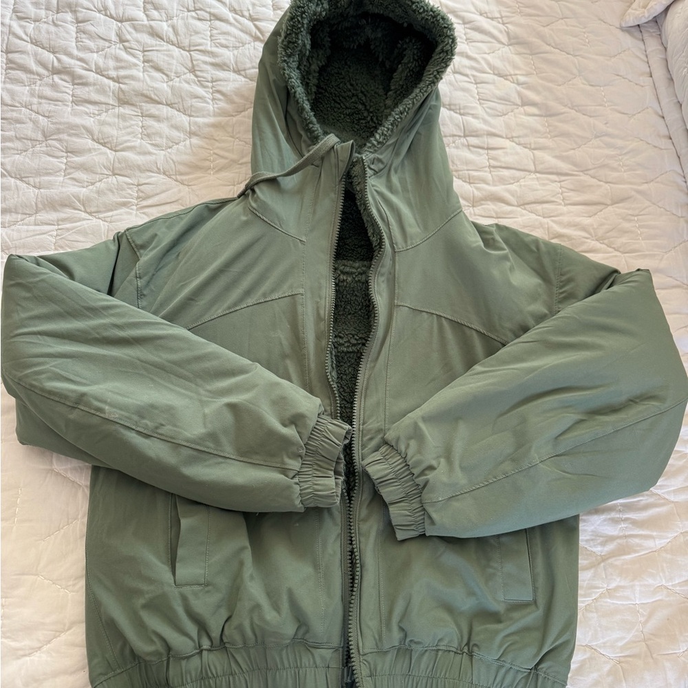 lululemon reversible fleece Green Bomber Jacket size 6